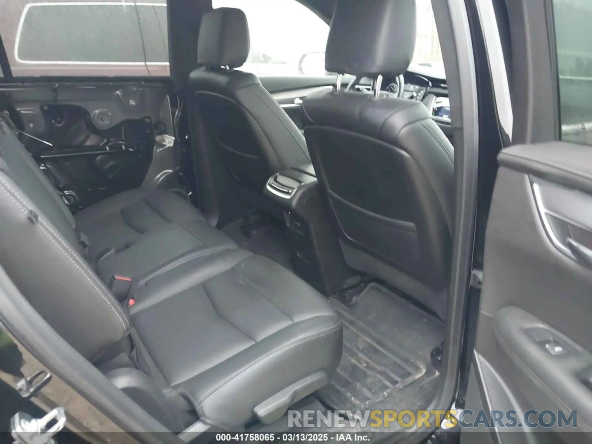 8 fotografías del automóvil dañado 1GYKPBR47RZ723532 CADILLAC XT6 2024