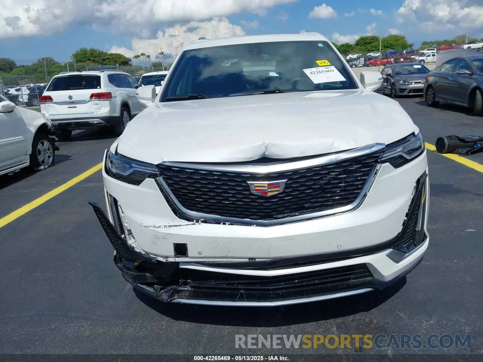 11 fotografías del automóvil dañado 1GYKPBR4XRZ742186 CADILLAC XT6 2024