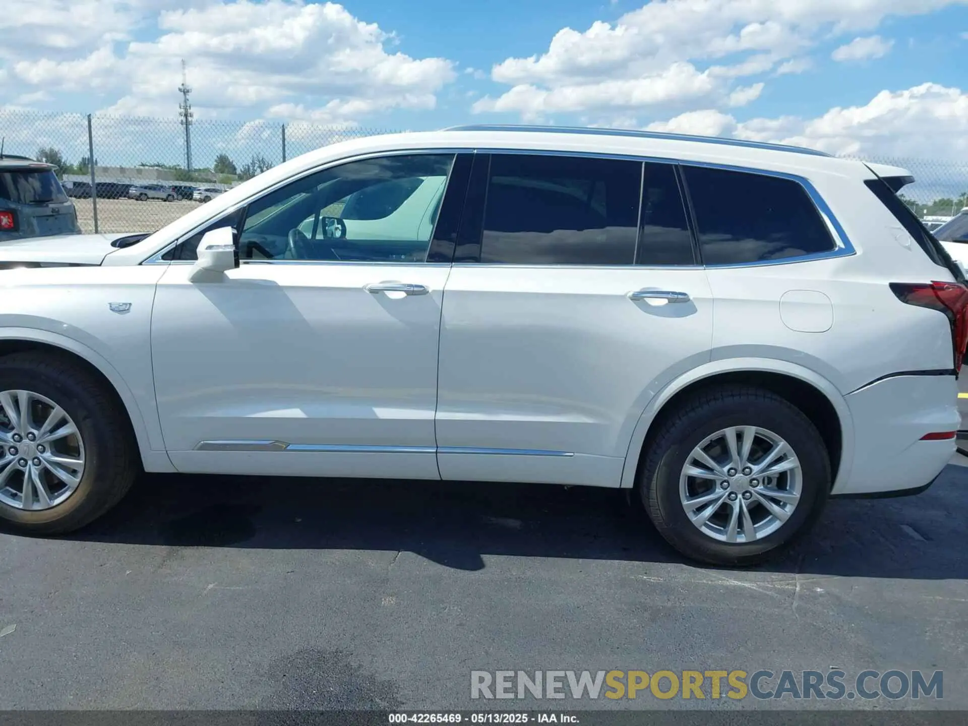 13 fotografías del automóvil dañado 1GYKPBR4XRZ742186 CADILLAC XT6 2024