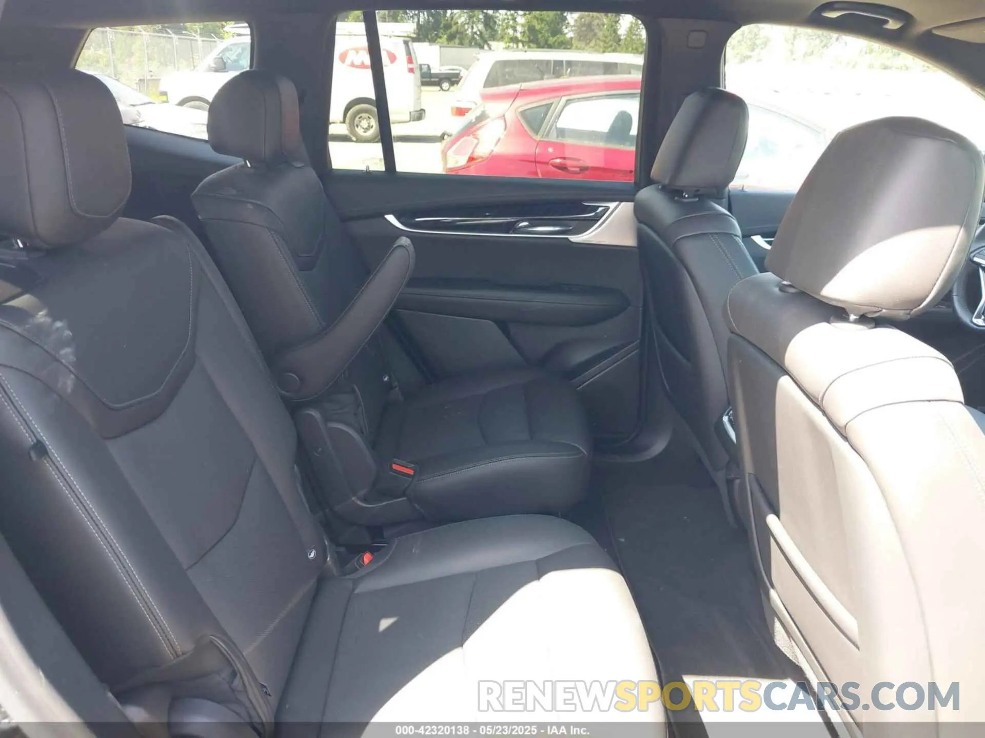 8 fotografías del automóvil dañado 1GYKPDRSXRZ721817 CADILLAC XT6 2024