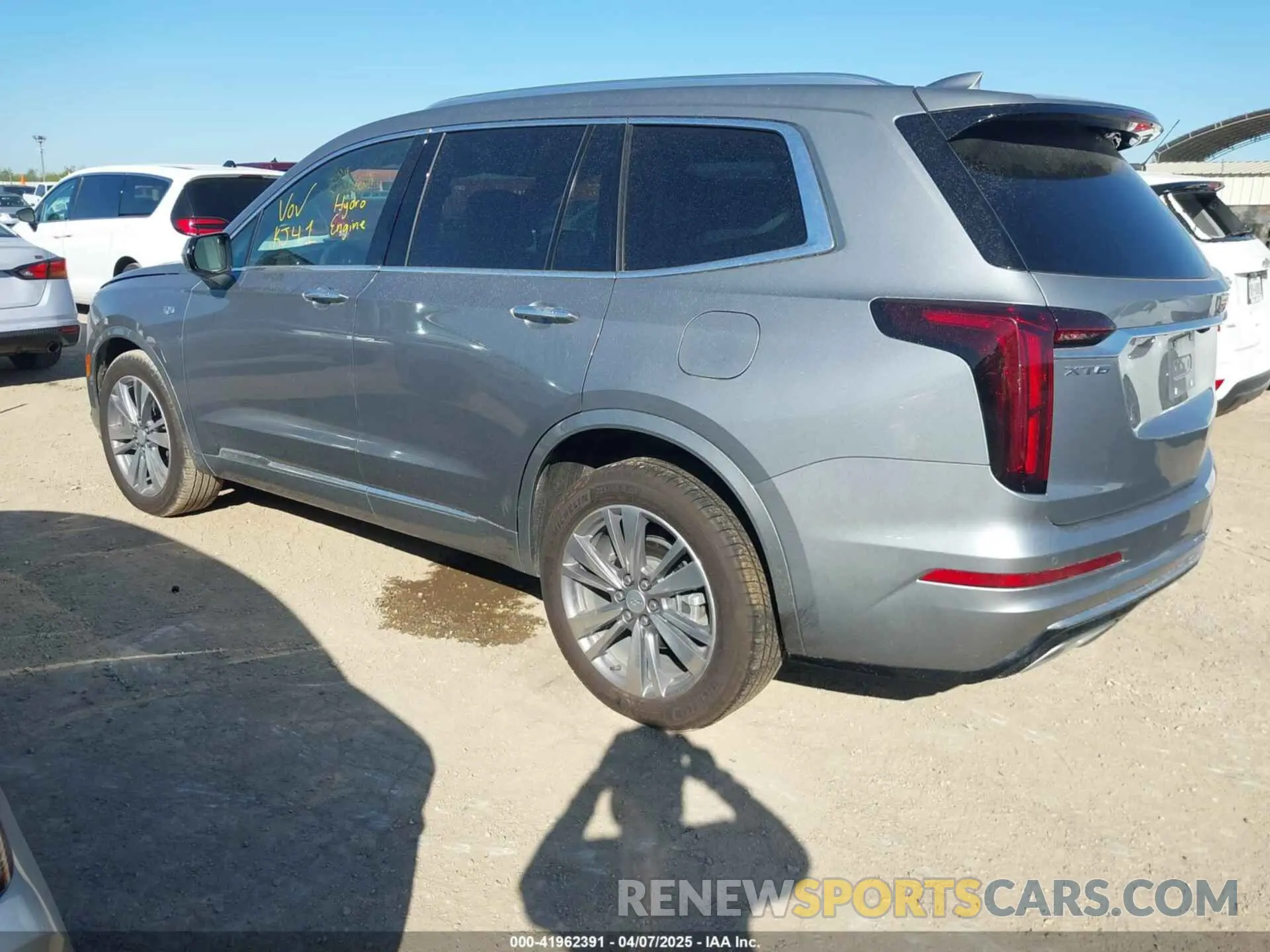 3 fotografías del automóvil dañado 1GYKPCRS3SZ118384 CADILLAC XT6 2025