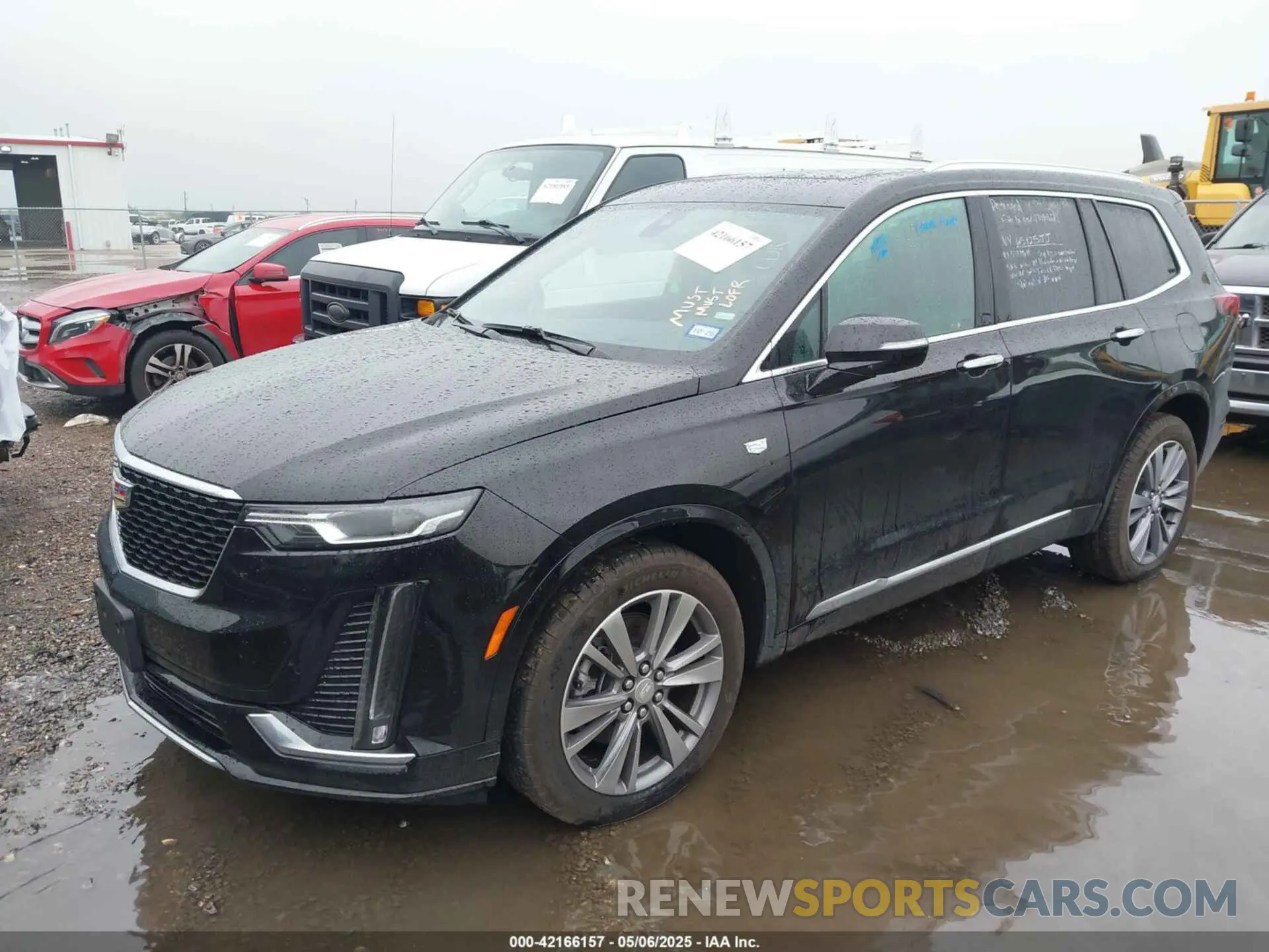 2 fotografías del automóvil dañado 1GYKPCRS3SZ120054 CADILLAC XT6 2025