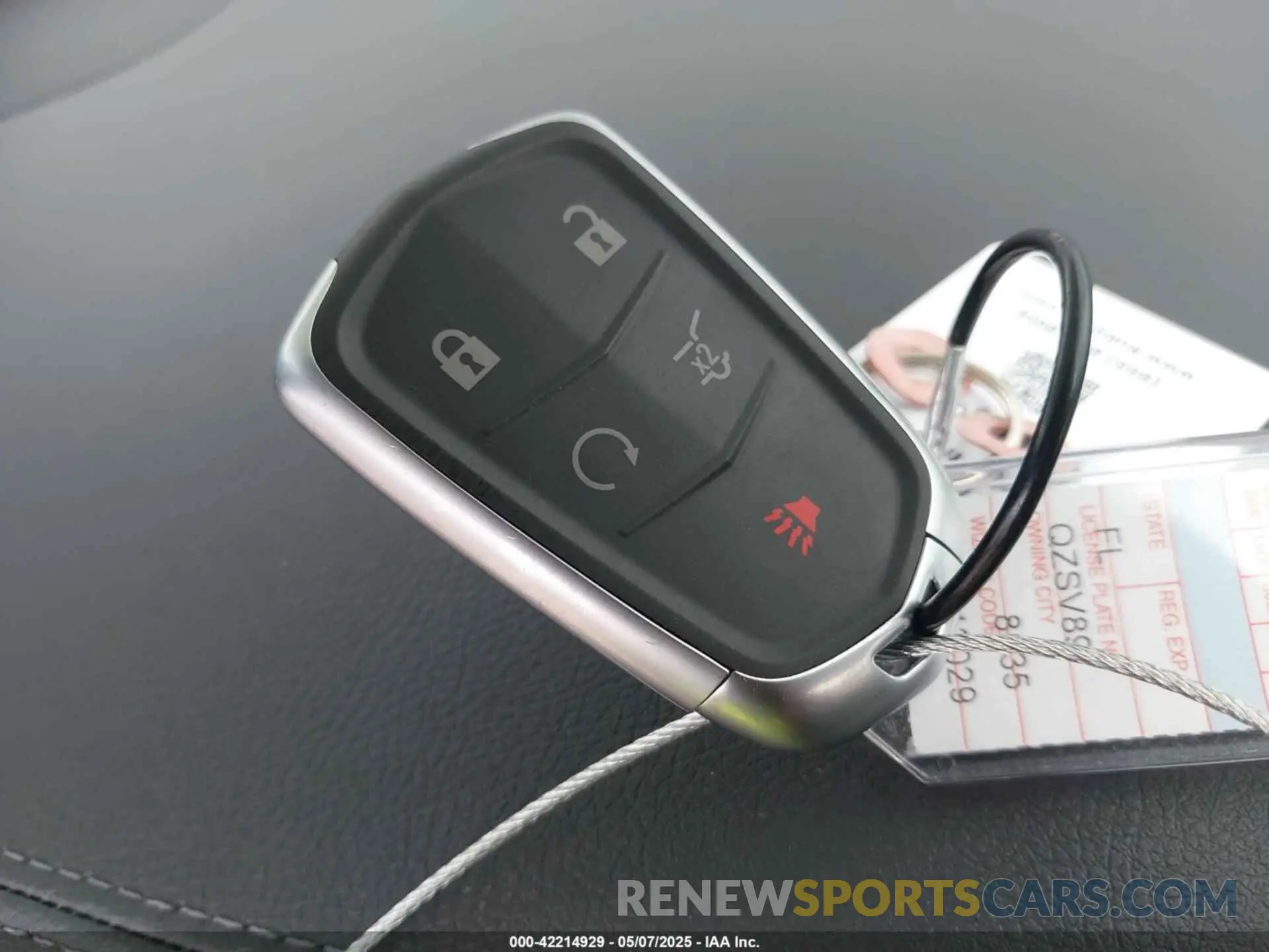 11 fotografías del automóvil dañado 1GYKPCRS7SZ121871 CADILLAC XT6 2025