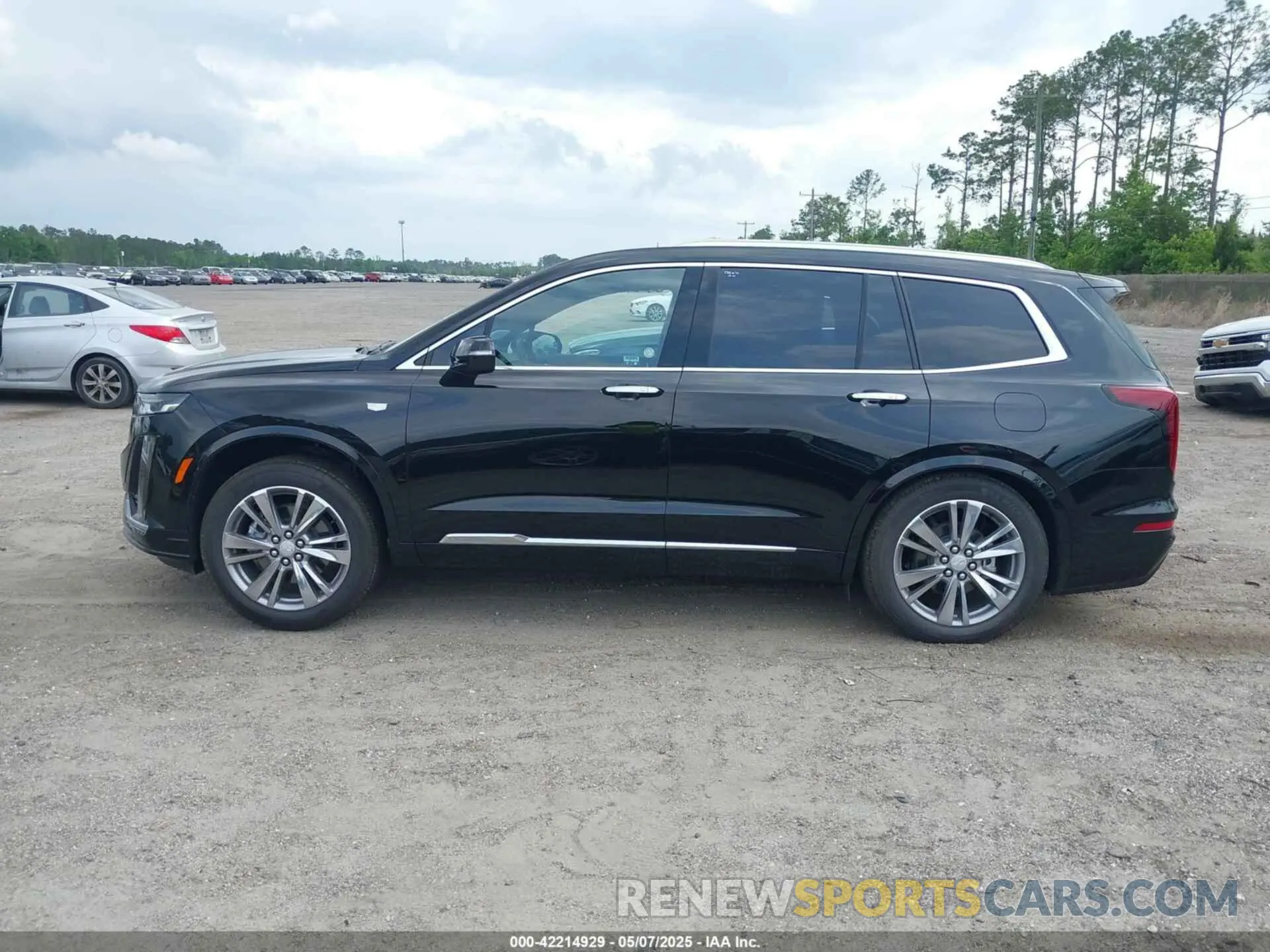 14 fotografías del automóvil dañado 1GYKPCRS7SZ121871 CADILLAC XT6 2025