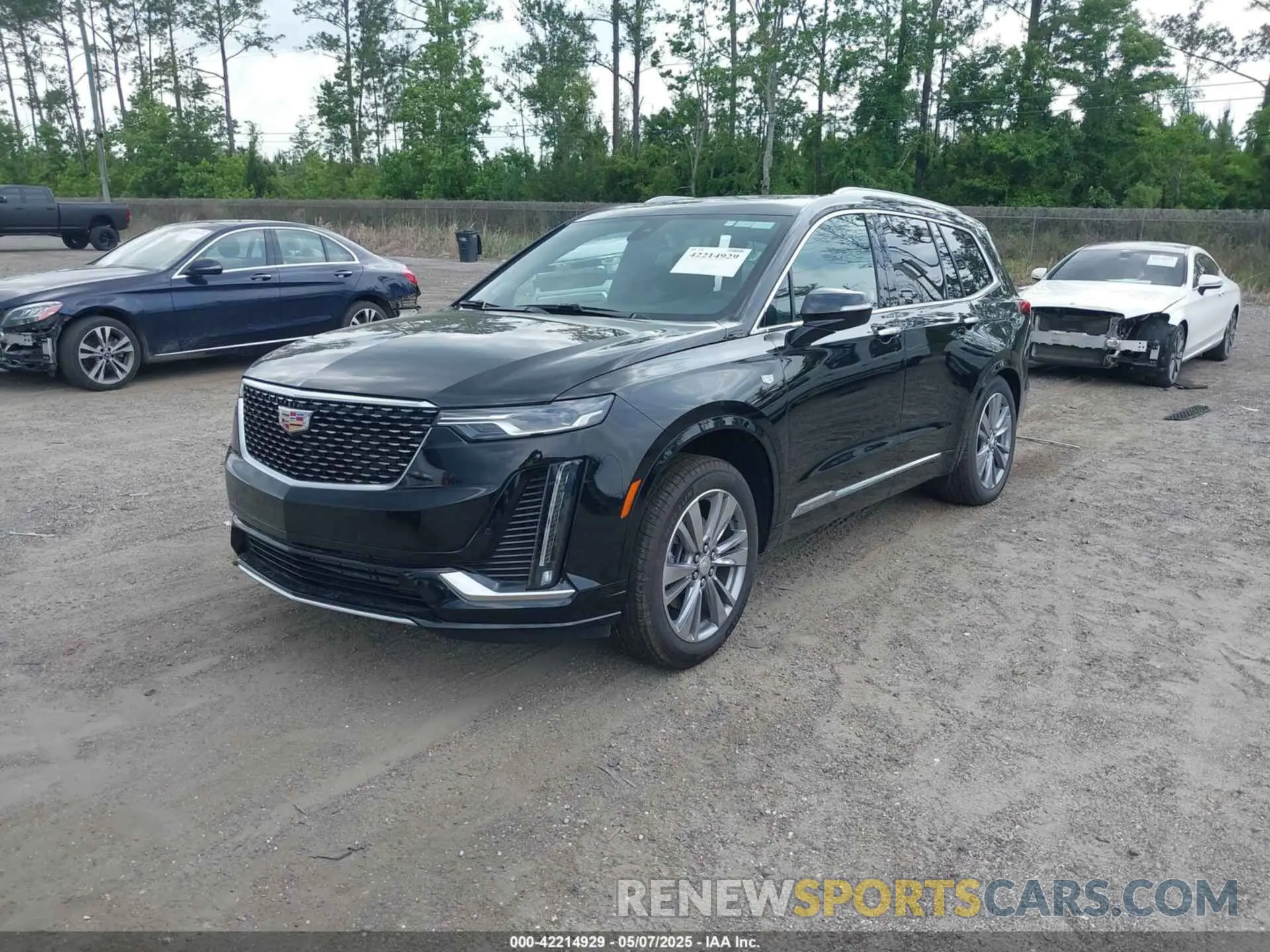 2 fotografías del automóvil dañado 1GYKPCRS7SZ121871 CADILLAC XT6 2025