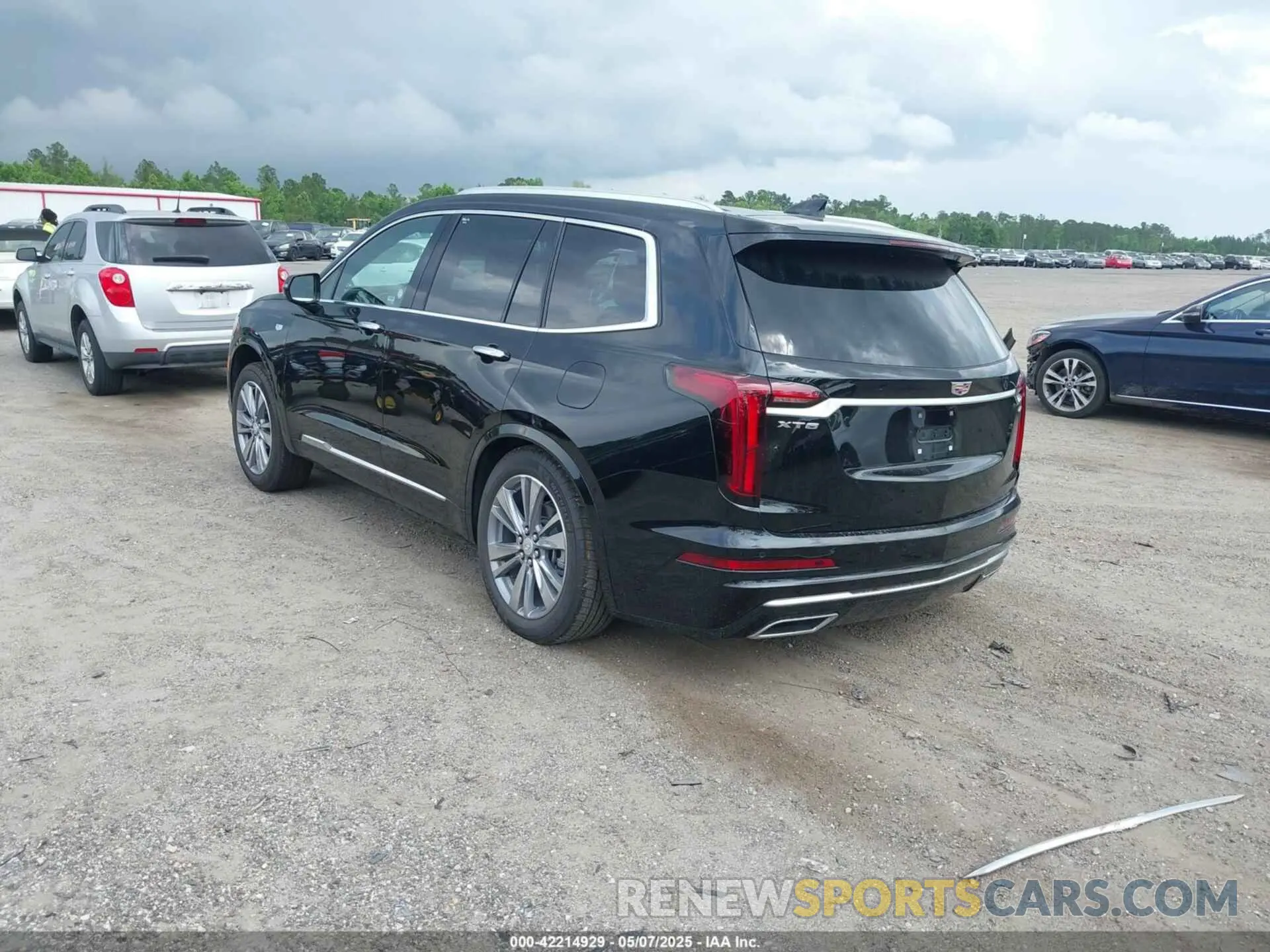 3 fotografías del automóvil dañado 1GYKPCRS7SZ121871 CADILLAC XT6 2025