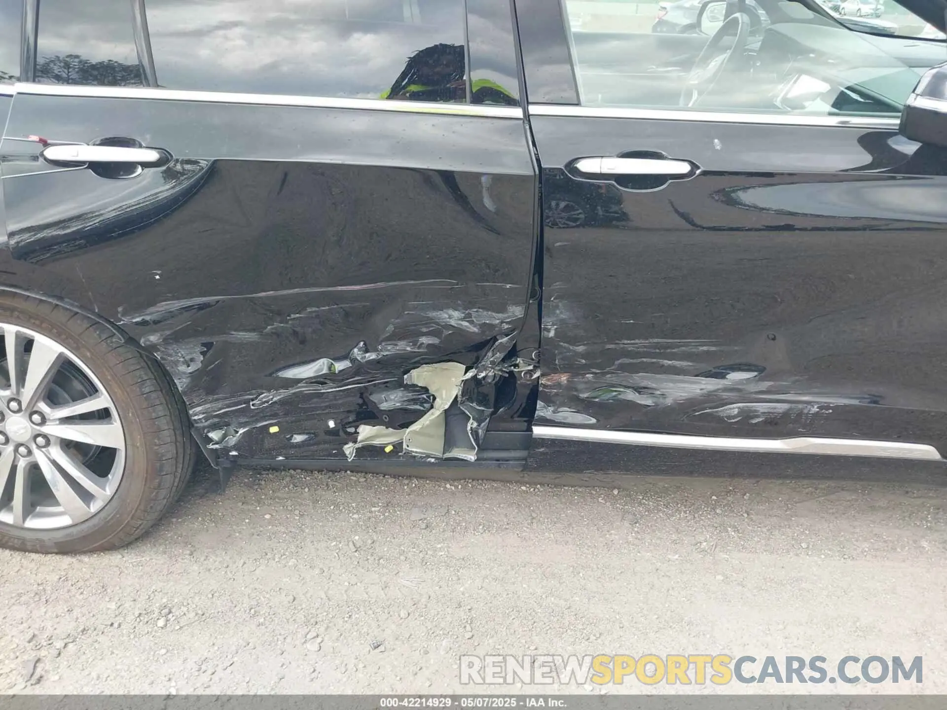 6 fotografías del automóvil dañado 1GYKPCRS7SZ121871 CADILLAC XT6 2025