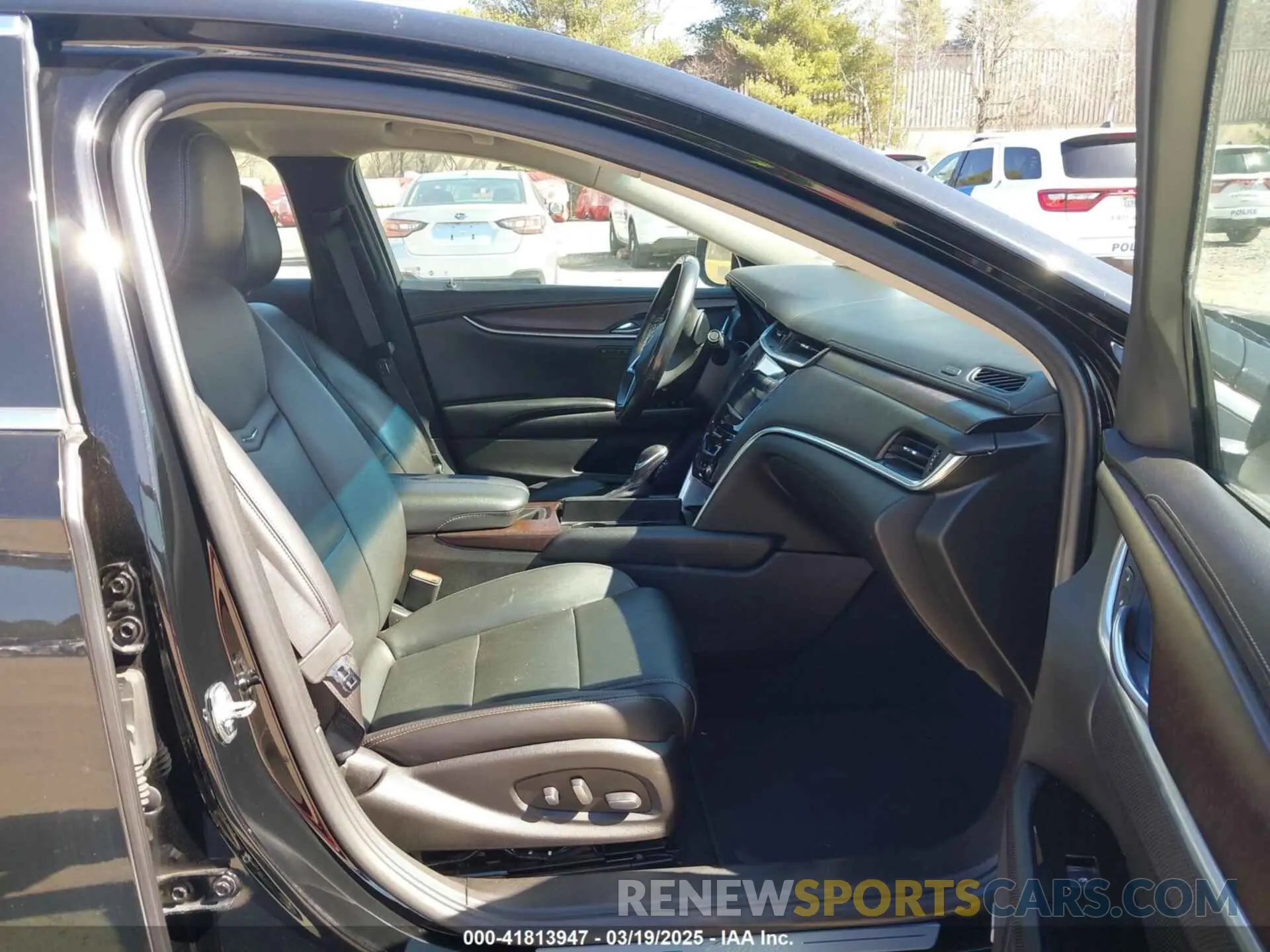 5 fotografías del automóvil dañado 2G61M5S39K9133767 CADILLAC XTS 2019