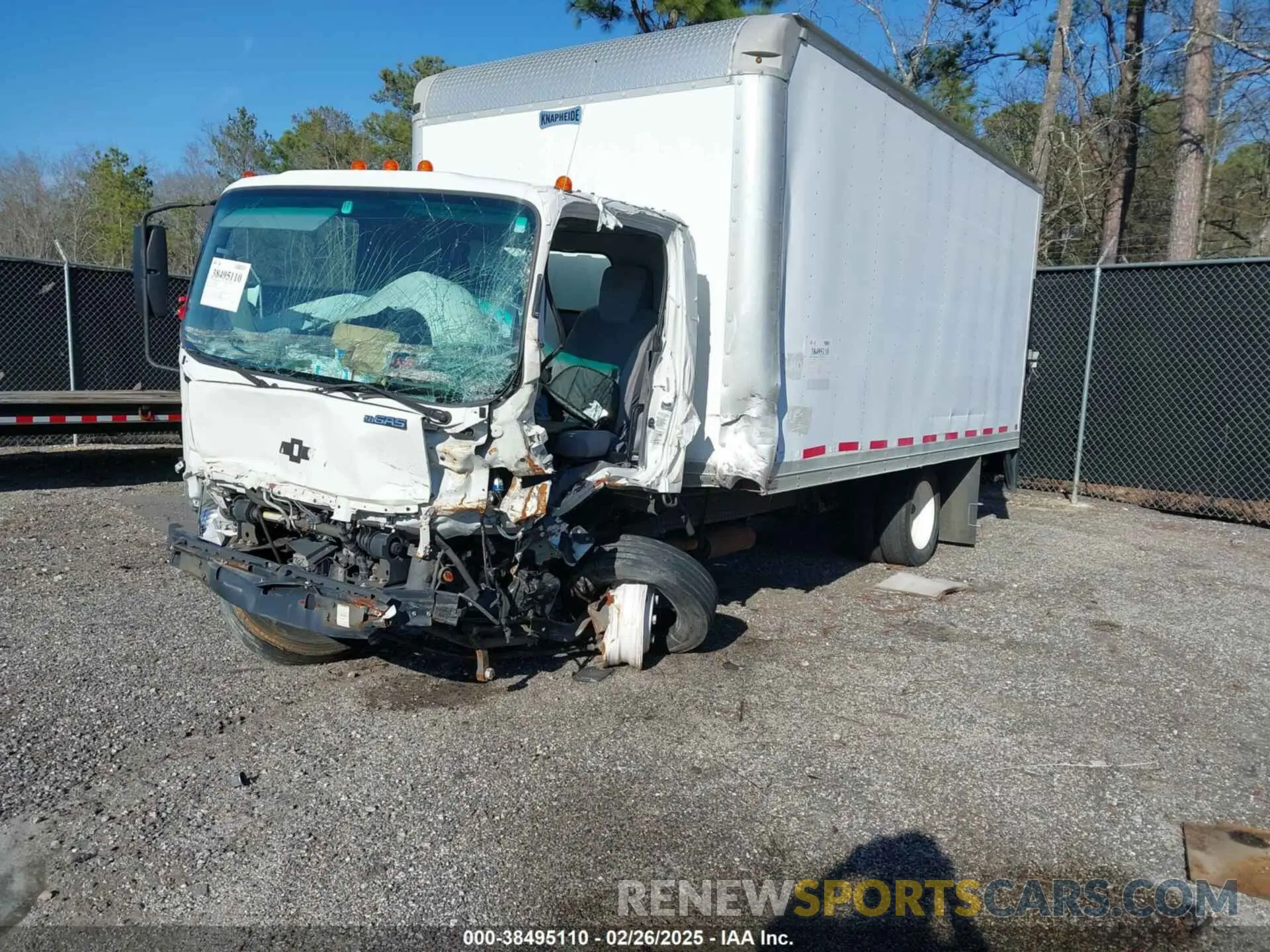 2 fotografías del automóvil dañado 54DCDW1B7KS800558 CHEVROLET 4500 LCF GAS 2019