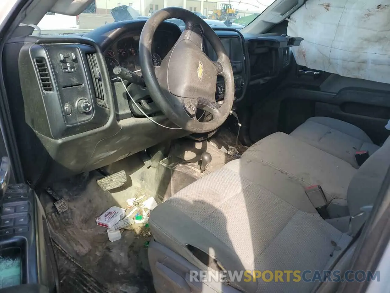 8 fotografías del automóvil dañado 1GC1KREG7KF215142 CHEVROLET ALL Models 2019