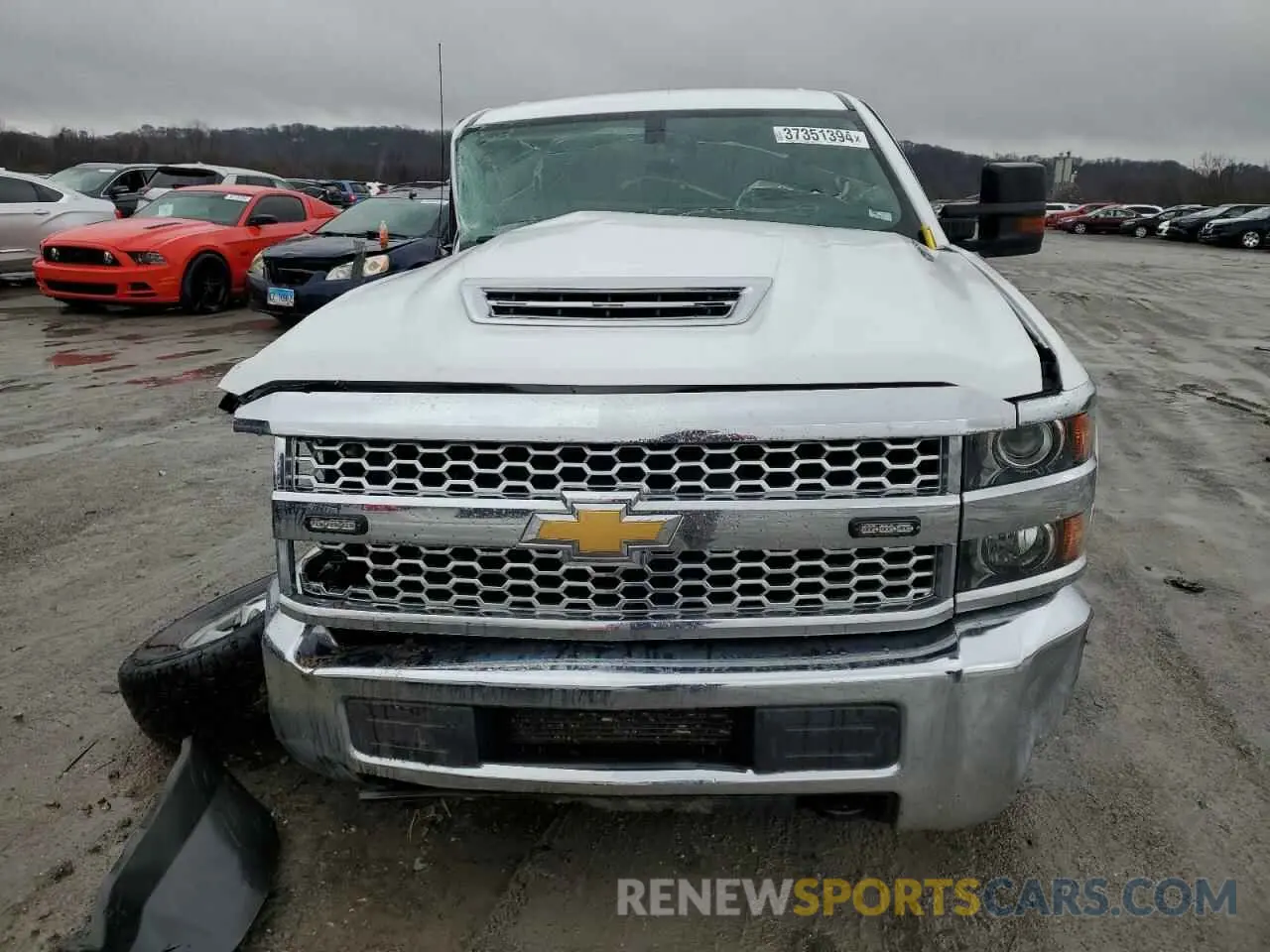 5 fotografías del automóvil dañado 1GC1KREY6KF157596 CHEVROLET ALL Models 2019