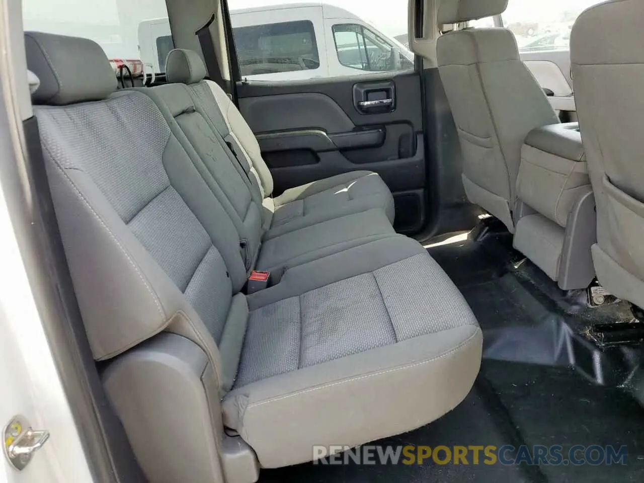 10 fotografías del automóvil dañado 1GC1KREY9KF276890 CHEVROLET ALL Models 2019