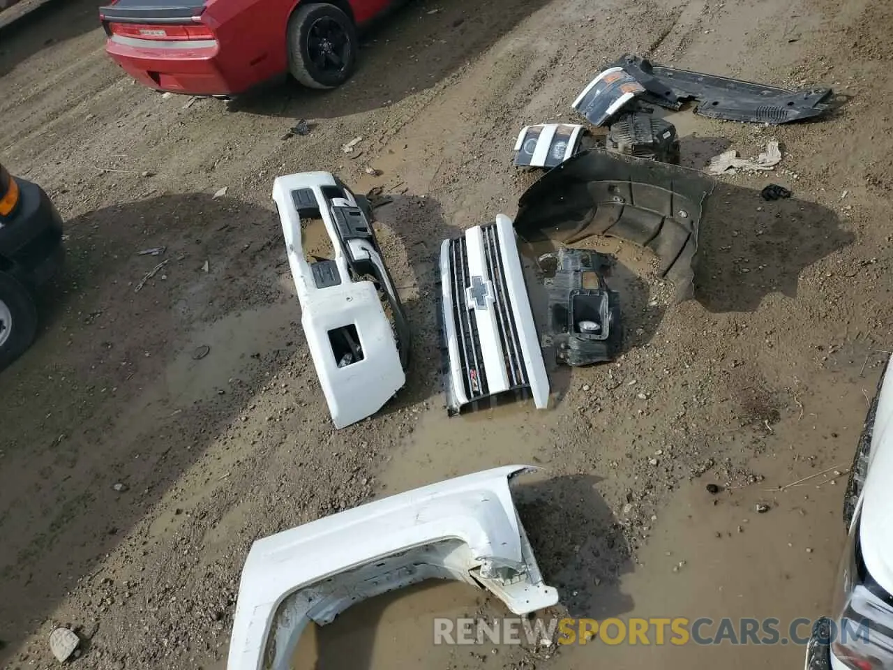 12 fotografías del automóvil dañado 1GC1KTEY3KF184252 CHEVROLET ALL Models 2019