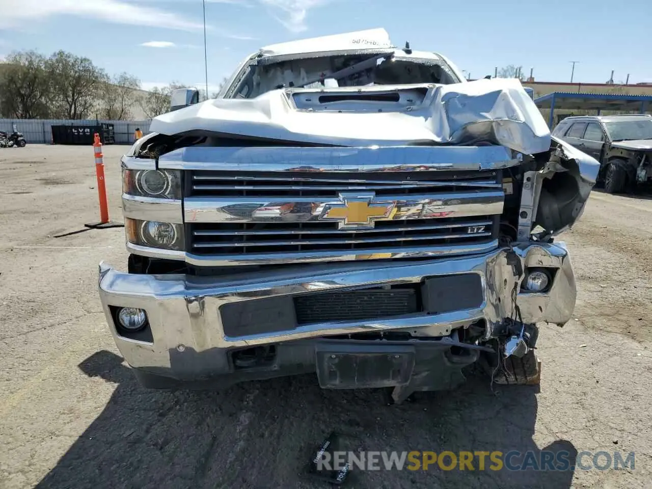 5 fotografías del automóvil dañado 1GC1KTEY8KF160464 CHEVROLET ALL Models 2019