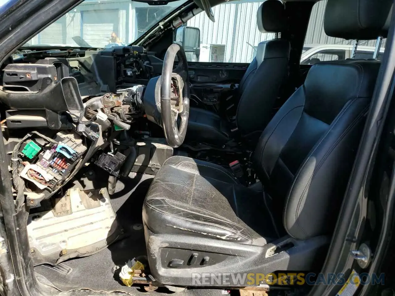 7 fotografías del automóvil dañado 1GC1KTEY8KF243960 CHEVROLET ALL Models 2019
