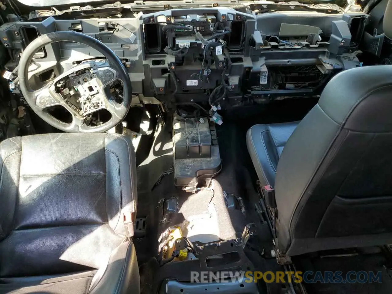 8 fotografías del automóvil dañado 1GC1KTEY8KF243960 CHEVROLET ALL Models 2019