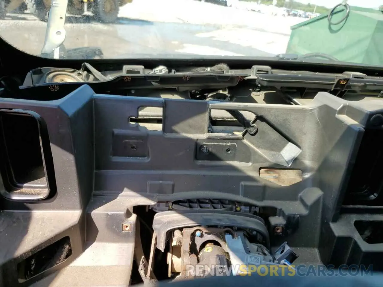 9 fotografías del automóvil dañado 1GC1KTEY8KF243960 CHEVROLET ALL Models 2019