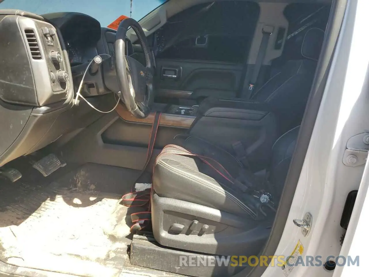 7 fotografías del automóvil dañado 1GC1KUEYXKF197330 CHEVROLET ALL Models 2019