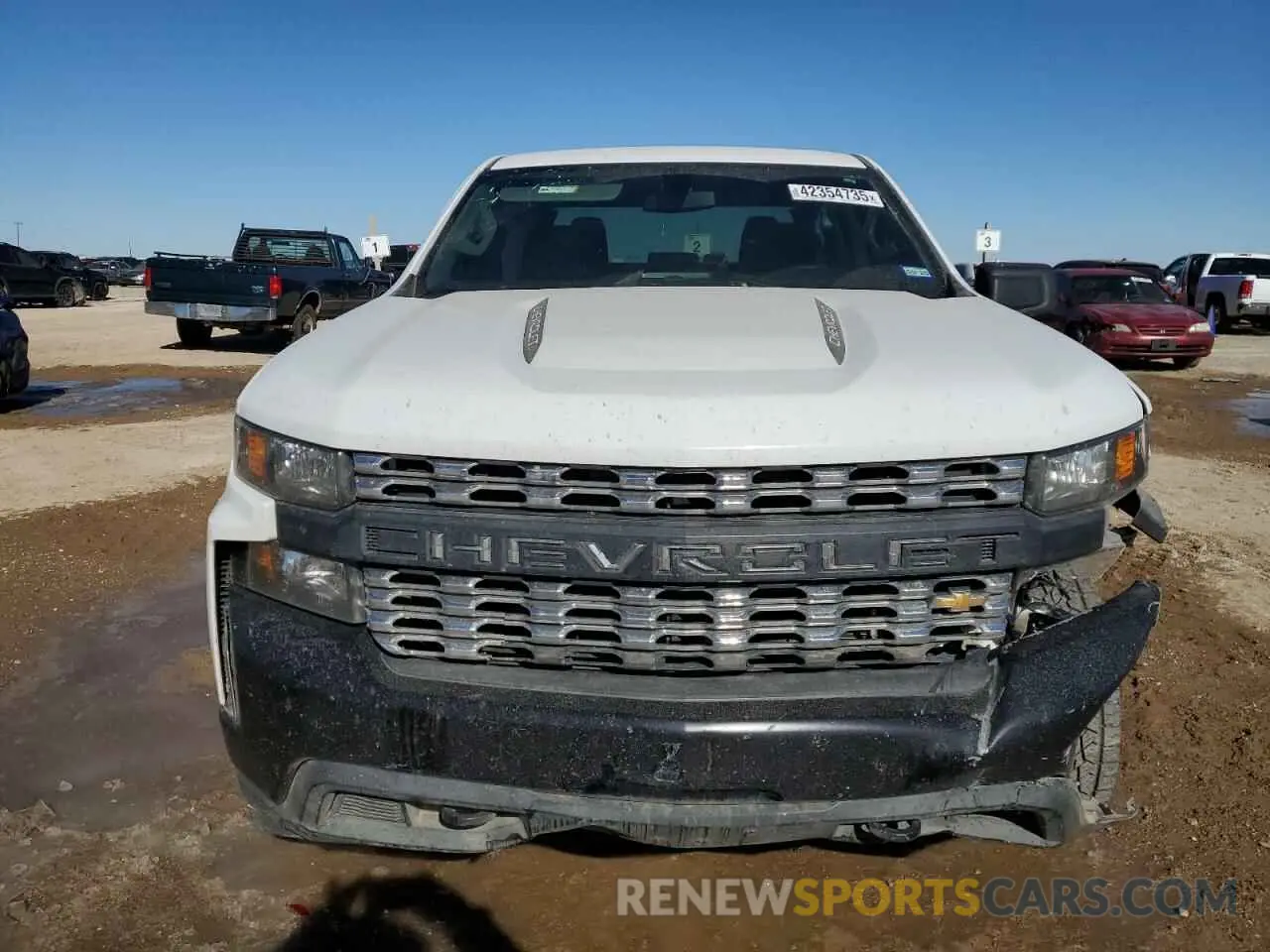 5 fotografías del automóvil dañado 1GCPYAEH1KZ317215 CHEVROLET ALL Models 2019