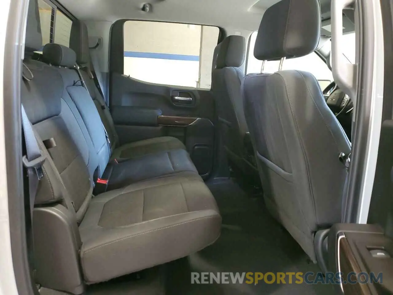 10 fotografías del automóvil dañado 1GCPYFED2KZ161356 CHEVROLET ALL Models 2019