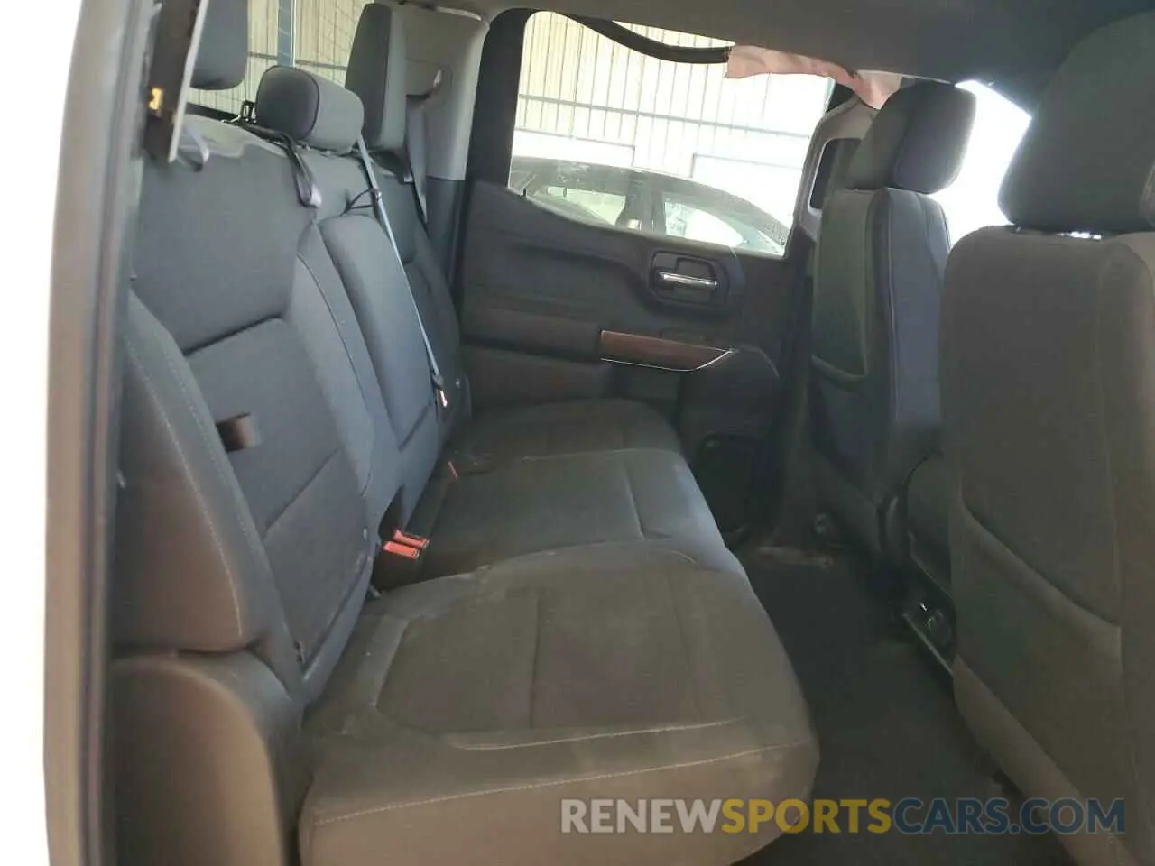 11 fotografías del automóvil dañado 1GCPYFED4KZ371621 CHEVROLET ALL Models 2019