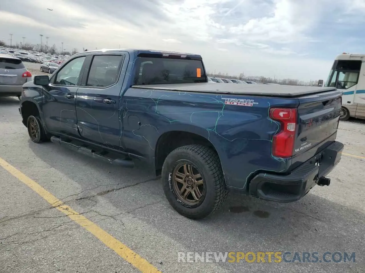 2 fotografías del automóvil dañado 1GCPYFED5KZ332973 CHEVROLET ALL Models 2019