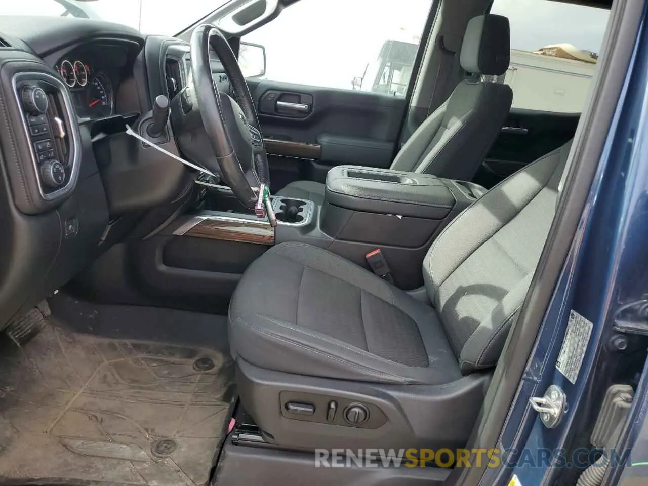 7 fotografías del automóvil dañado 1GCPYFED5KZ332973 CHEVROLET ALL Models 2019