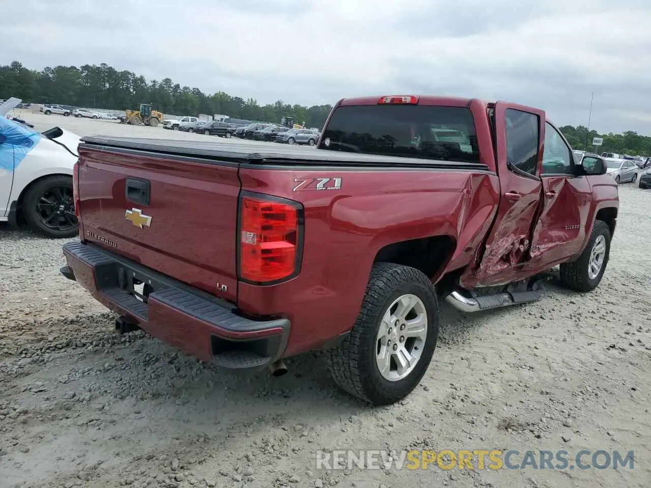 3 fotografías del automóvil dañado 2GCVKPEC0K1235873 CHEVROLET ALL Models 2019