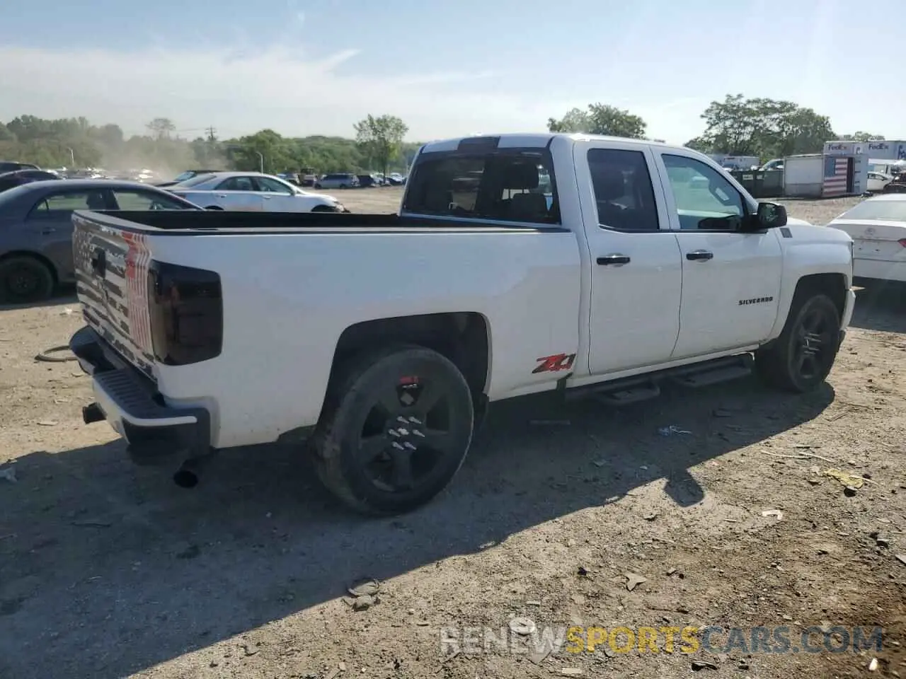 3 fotografías del automóvil dañado 2GCVKPEC3K1204715 CHEVROLET ALL Models 2019