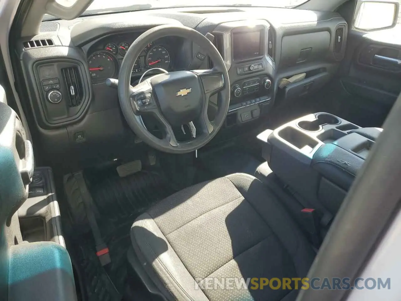 8 fotografías del automóvil dañado 3GCNWAEF0KG310588 CHEVROLET ALL Models 2019