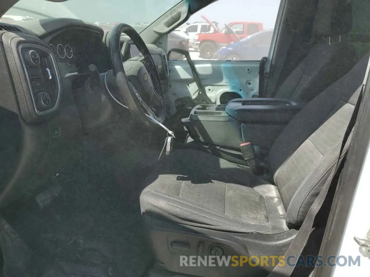 7 fotografías del automóvil dañado 3GCPWCED0KG282052 CHEVROLET ALL Models 2019