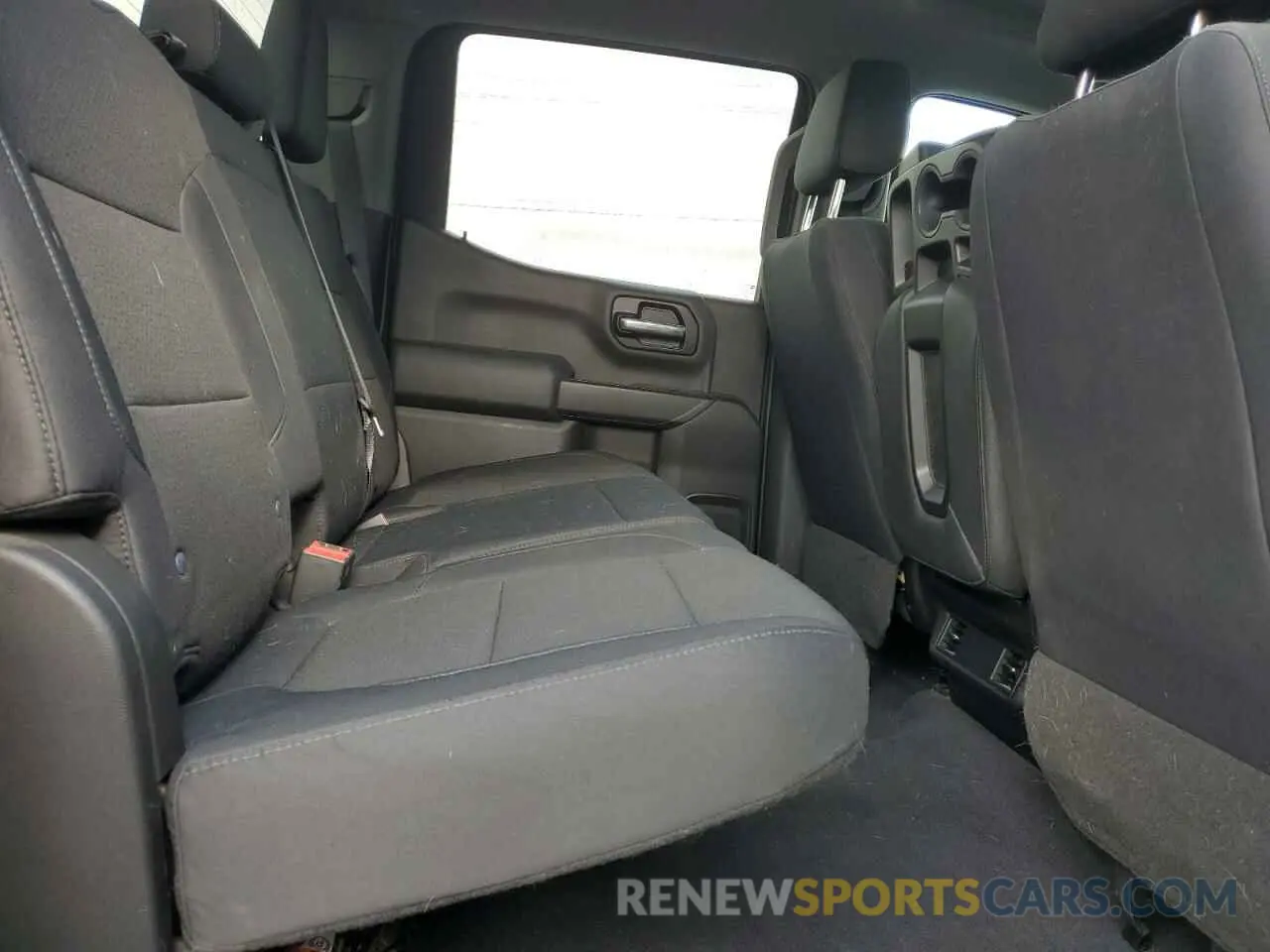 10 fotografías del automóvil dañado 3GCPYBEH6KG181038 CHEVROLET ALL Models 2019