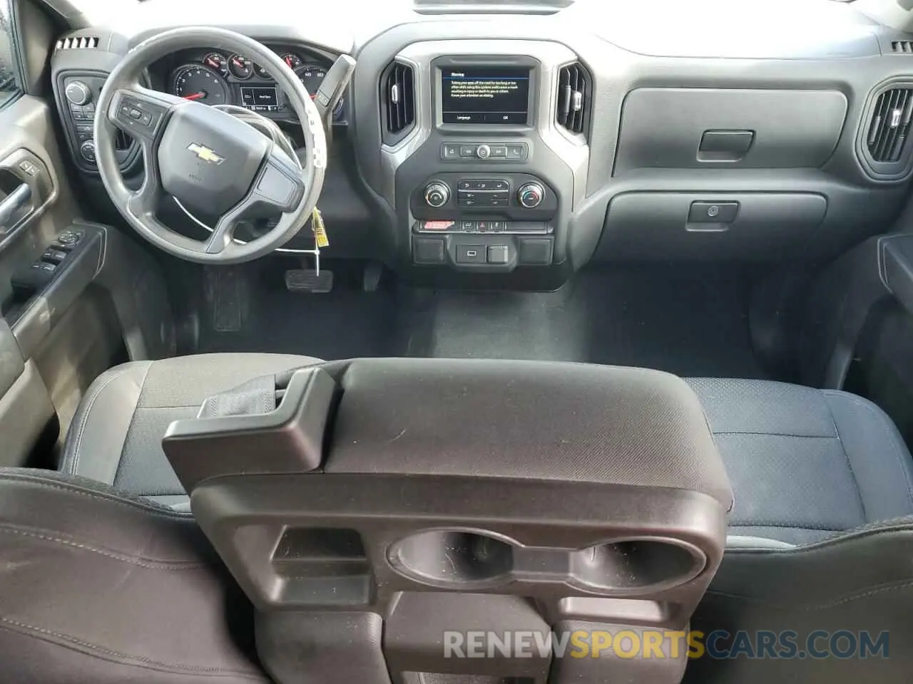 8 fotografías del automóvil dañado 3GCPYBEH6KG181038 CHEVROLET ALL Models 2019