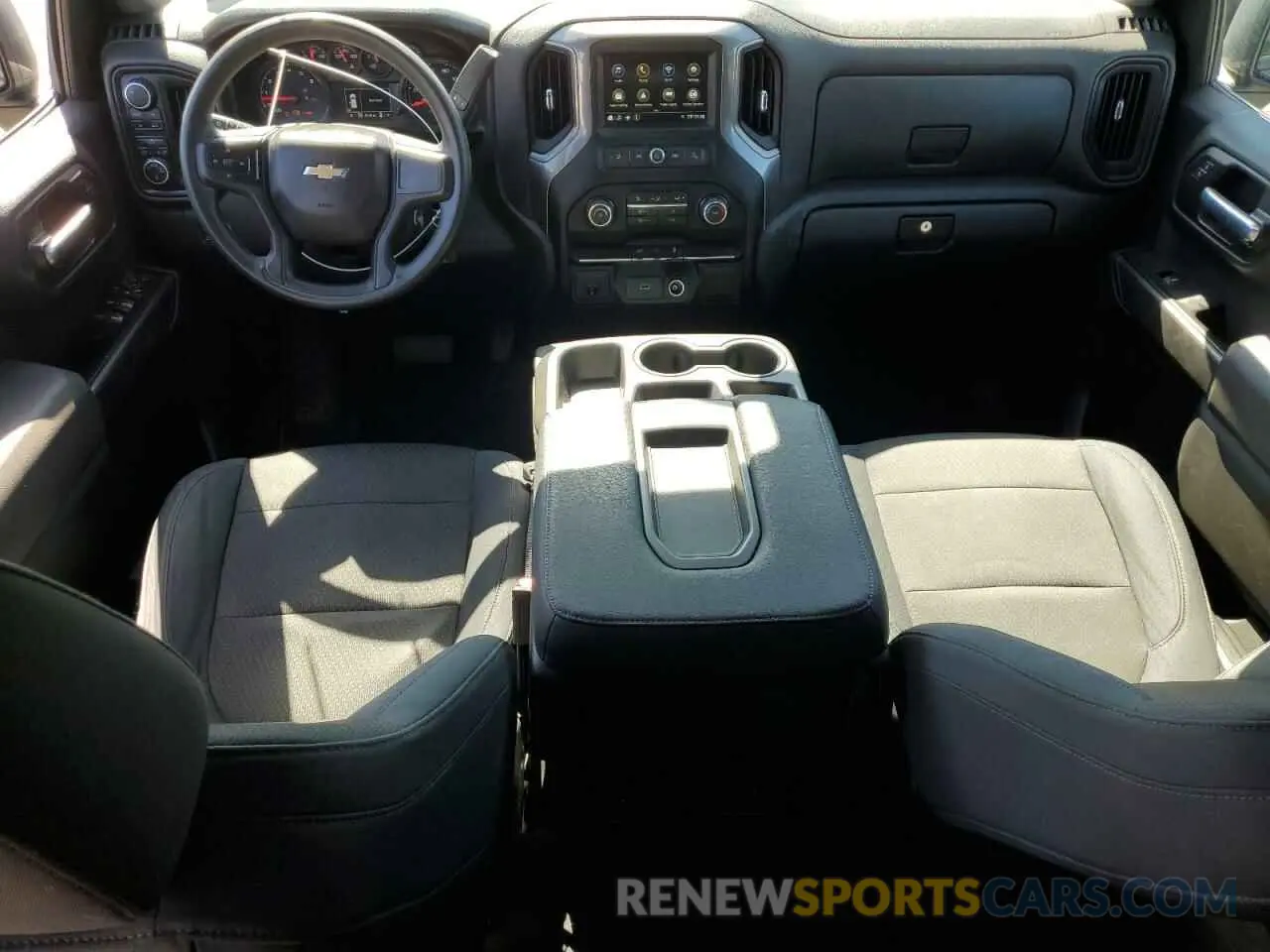 8 fotografías del automóvil dañado 3GCPYBEH7KG152504 CHEVROLET ALL Models 2019