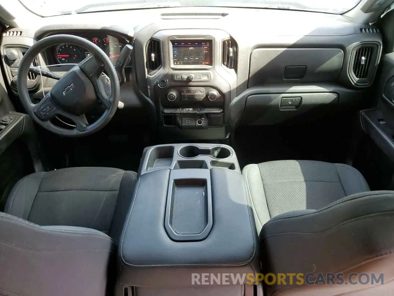 8 fotografías del automóvil dañado 3GCPYCEF2KG110620 CHEVROLET ALL Models 2019
