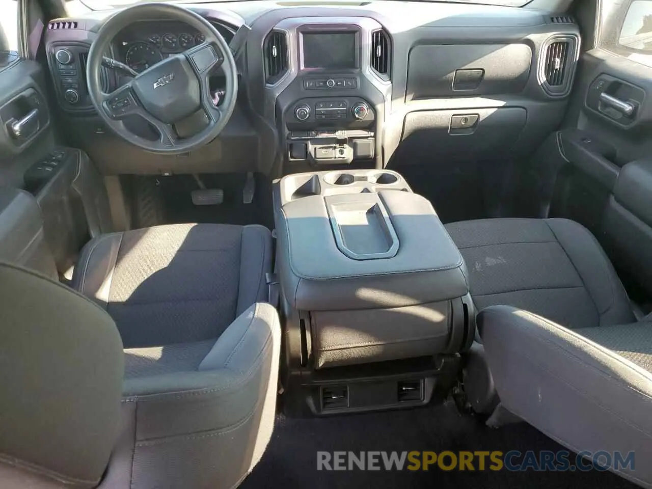 8 fotografías del automóvil dañado 3GCPYCEF3KG306047 CHEVROLET ALL Models 2019