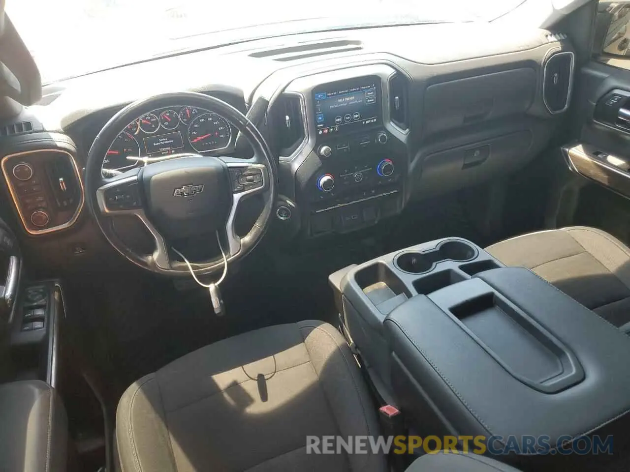 8 fotografías del automóvil dañado 3GCUYEED8KG181723 CHEVROLET ALL Models 2019