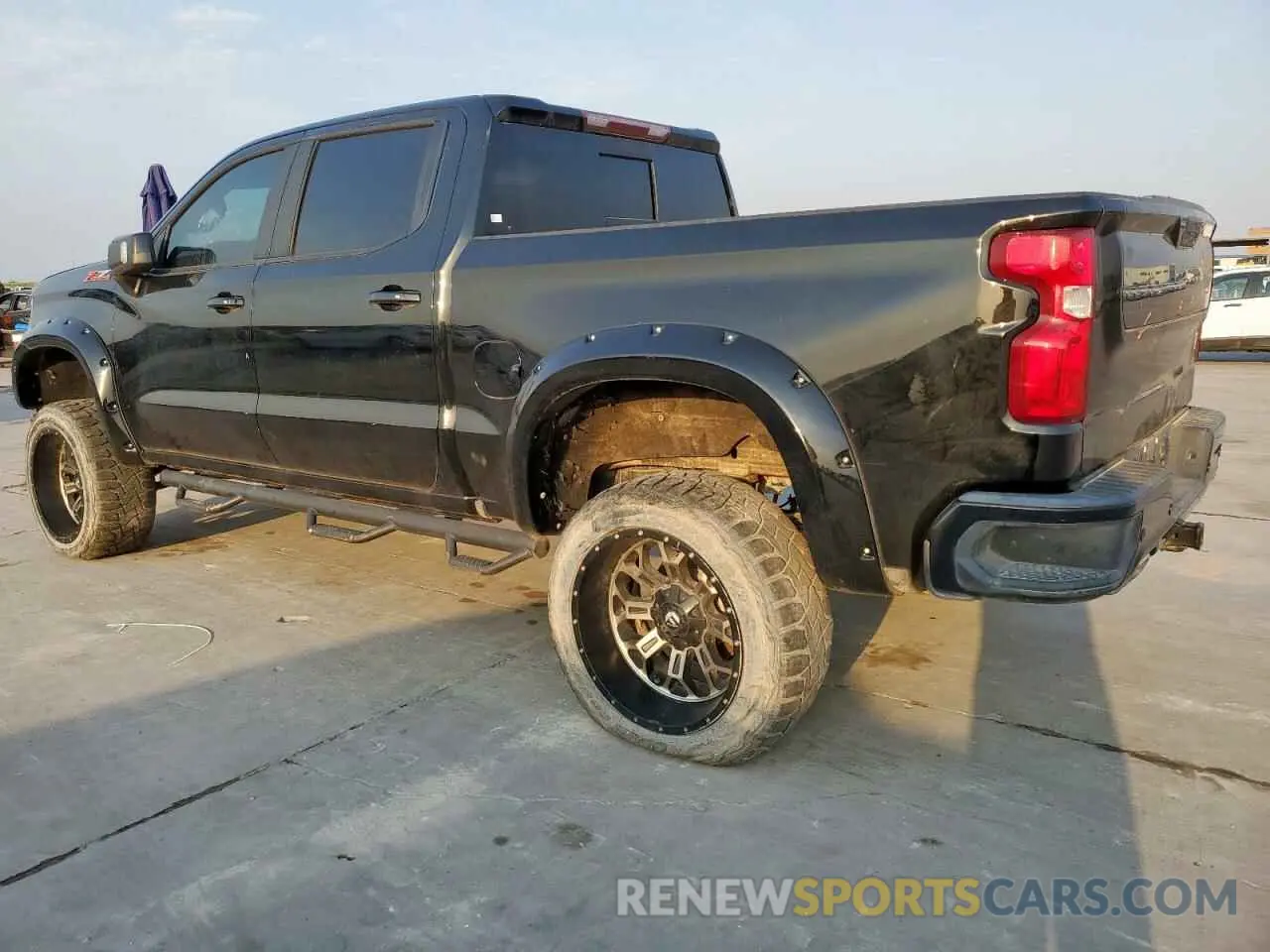 2 fotografías del automóvil dañado 3GCUYEEDXKG166804 CHEVROLET ALL Models 2019