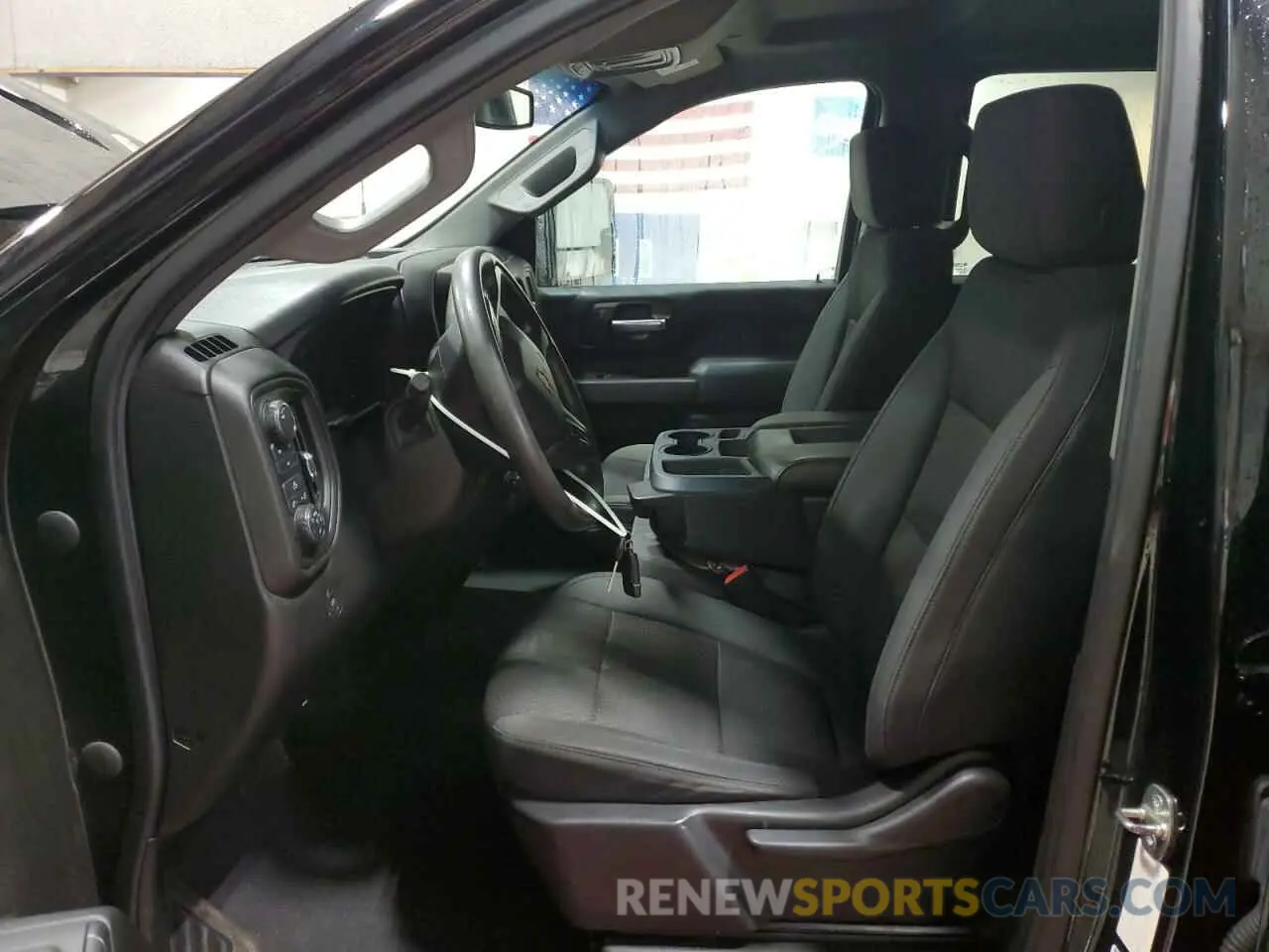 7 fotografías del automóvil dañado 1GC1YME70LF246817 CHEVROLET ALL Models 2020