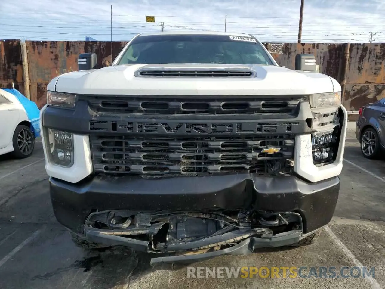 5 fotografías del automóvil dañado 1GC2YLE73LF220288 CHEVROLET ALL Models 2020
