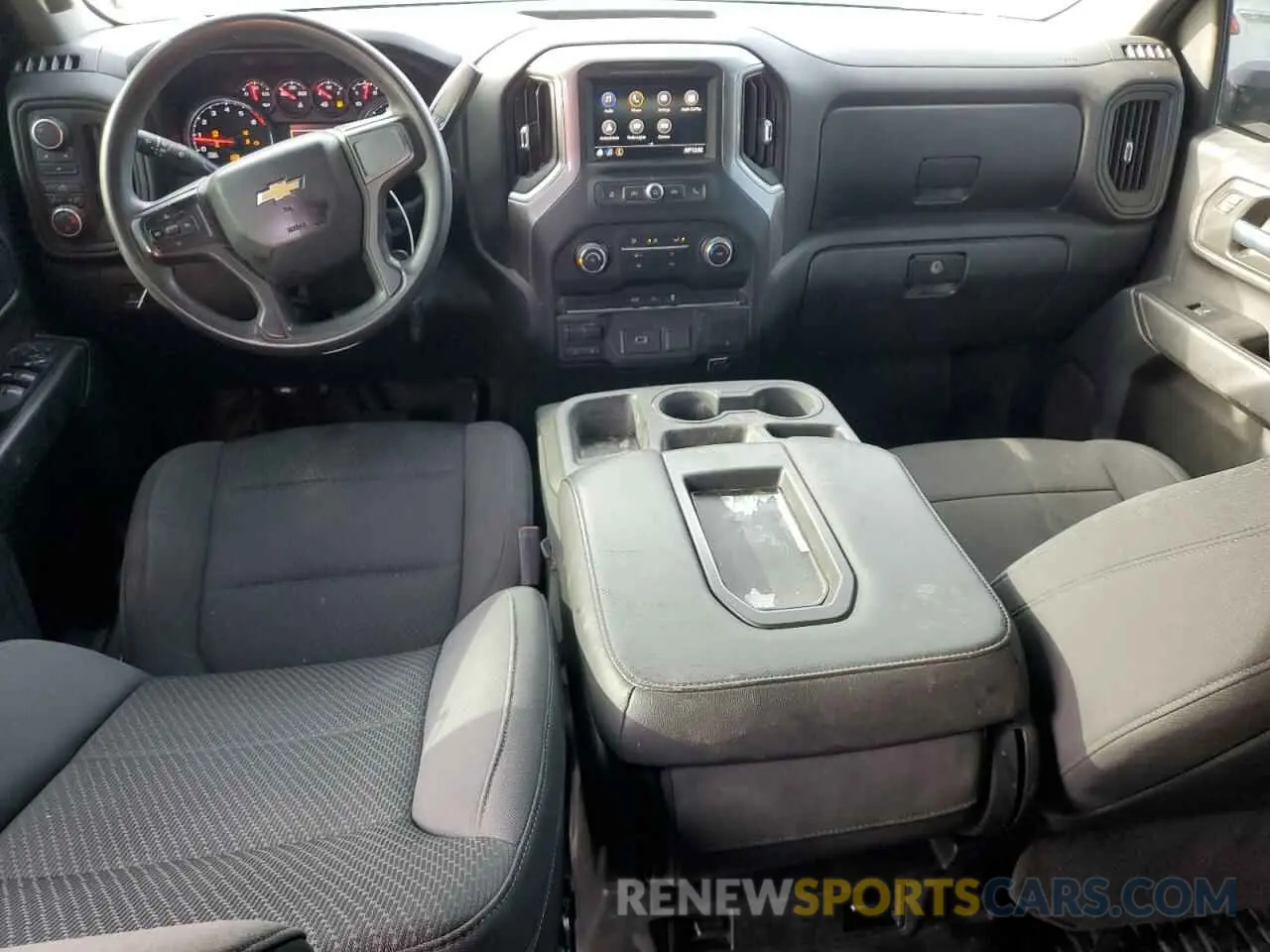 8 fotografías del automóvil dañado 1GC2YLE73LF220288 CHEVROLET ALL Models 2020