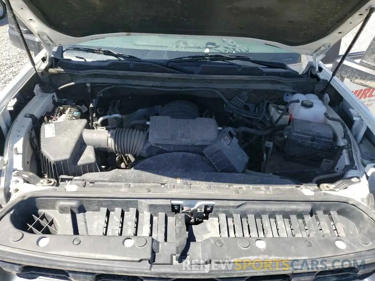 11 fotografías del automóvil dañado 1GC3YLE75LF185371 CHEVROLET ALL Models 2020