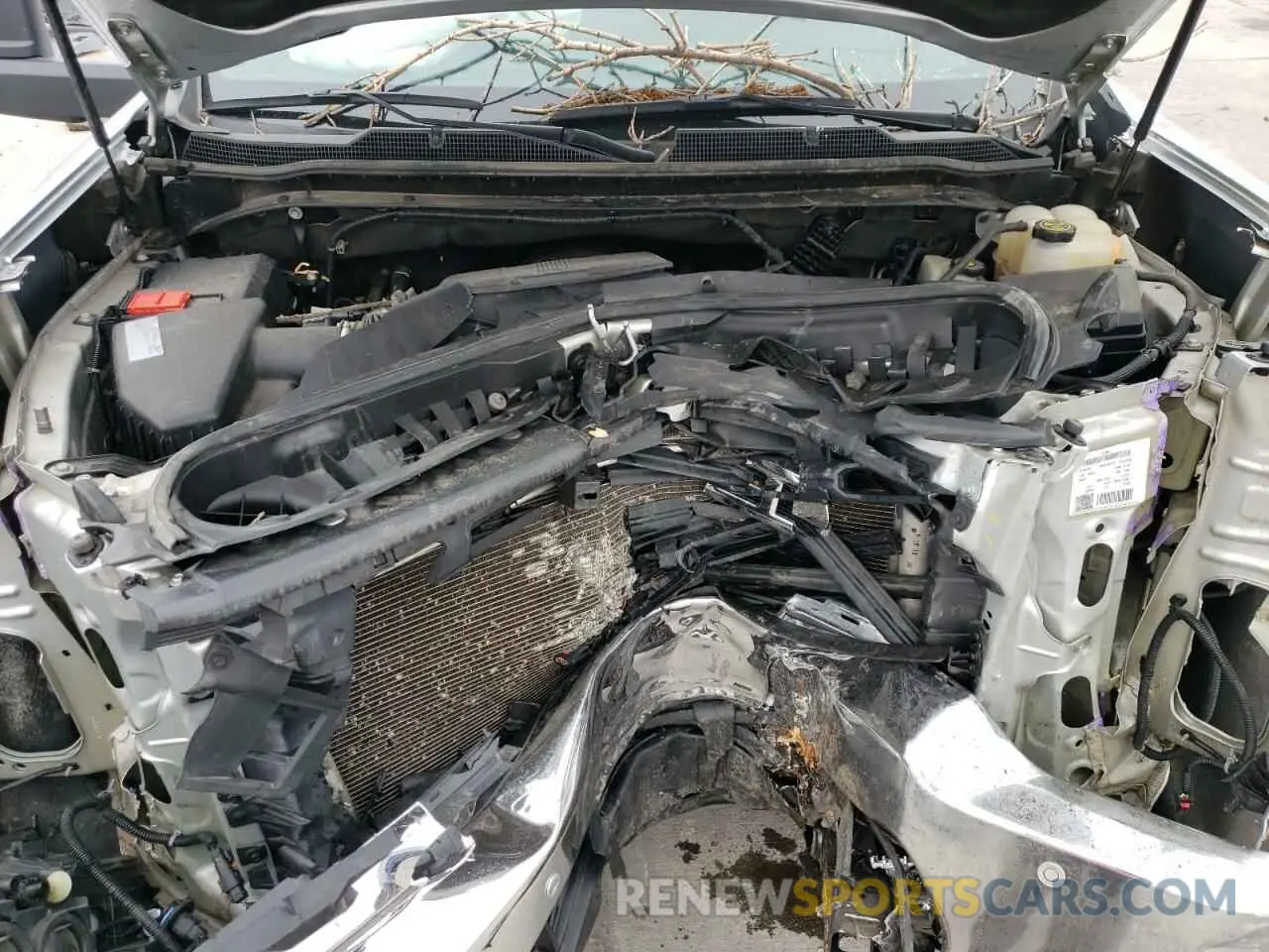 11 fotografías del automóvil dañado 1GC4YNE70LF286303 CHEVROLET ALL Models 2020