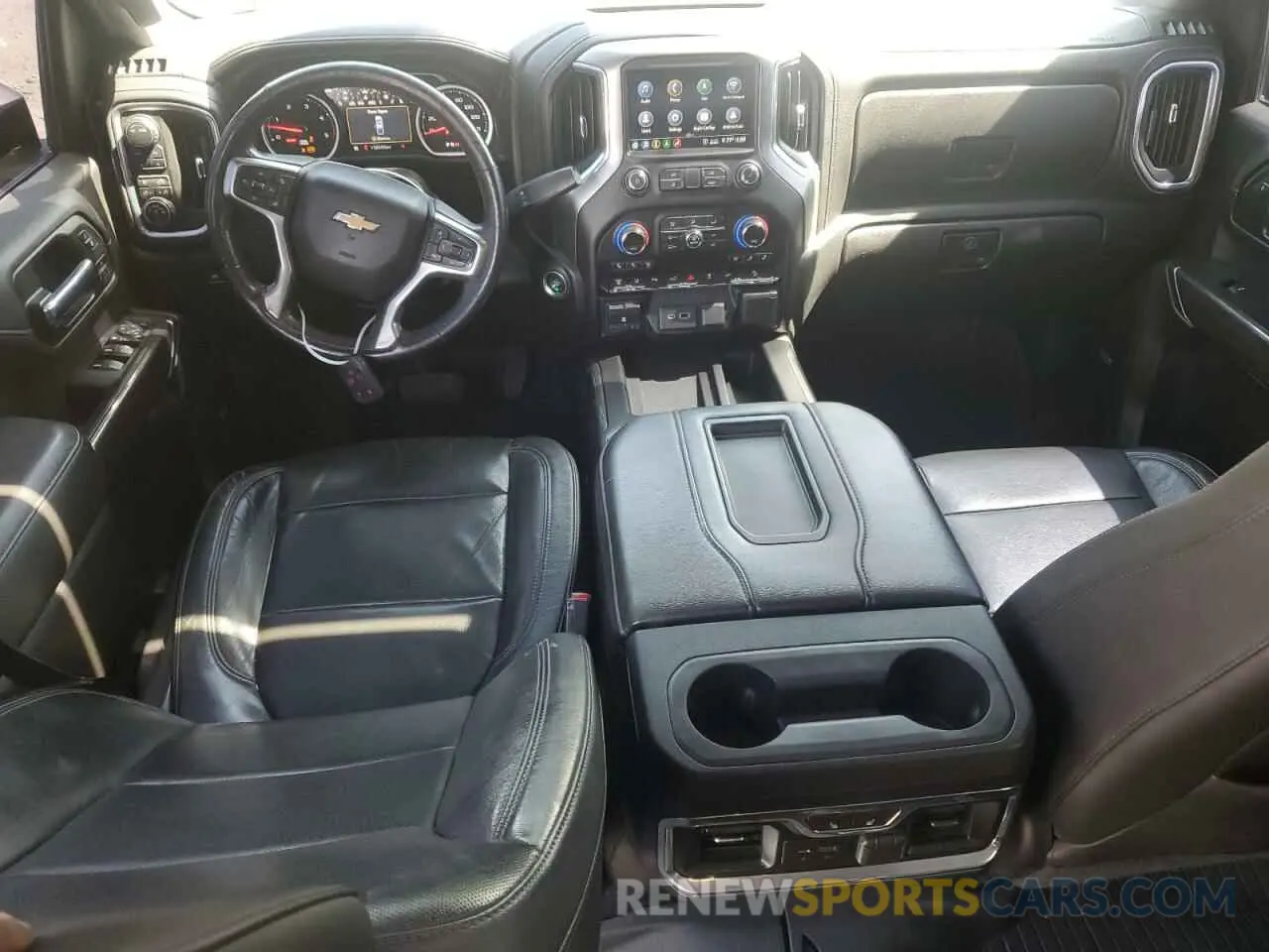 8 fotografías del automóvil dañado 1GC4YPEYXLF340307 CHEVROLET ALL Models 2020