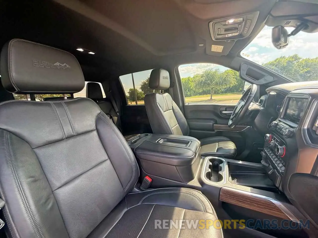 5 fotografías del automóvil dañado 1GC4YRE71LF146817 CHEVROLET ALL Models 2020