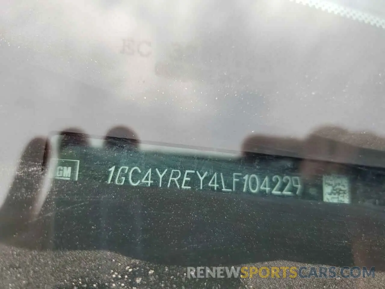 12 fotografías del automóvil dañado 1GC4YREY4LF104229 CHEVROLET ALL Models 2020