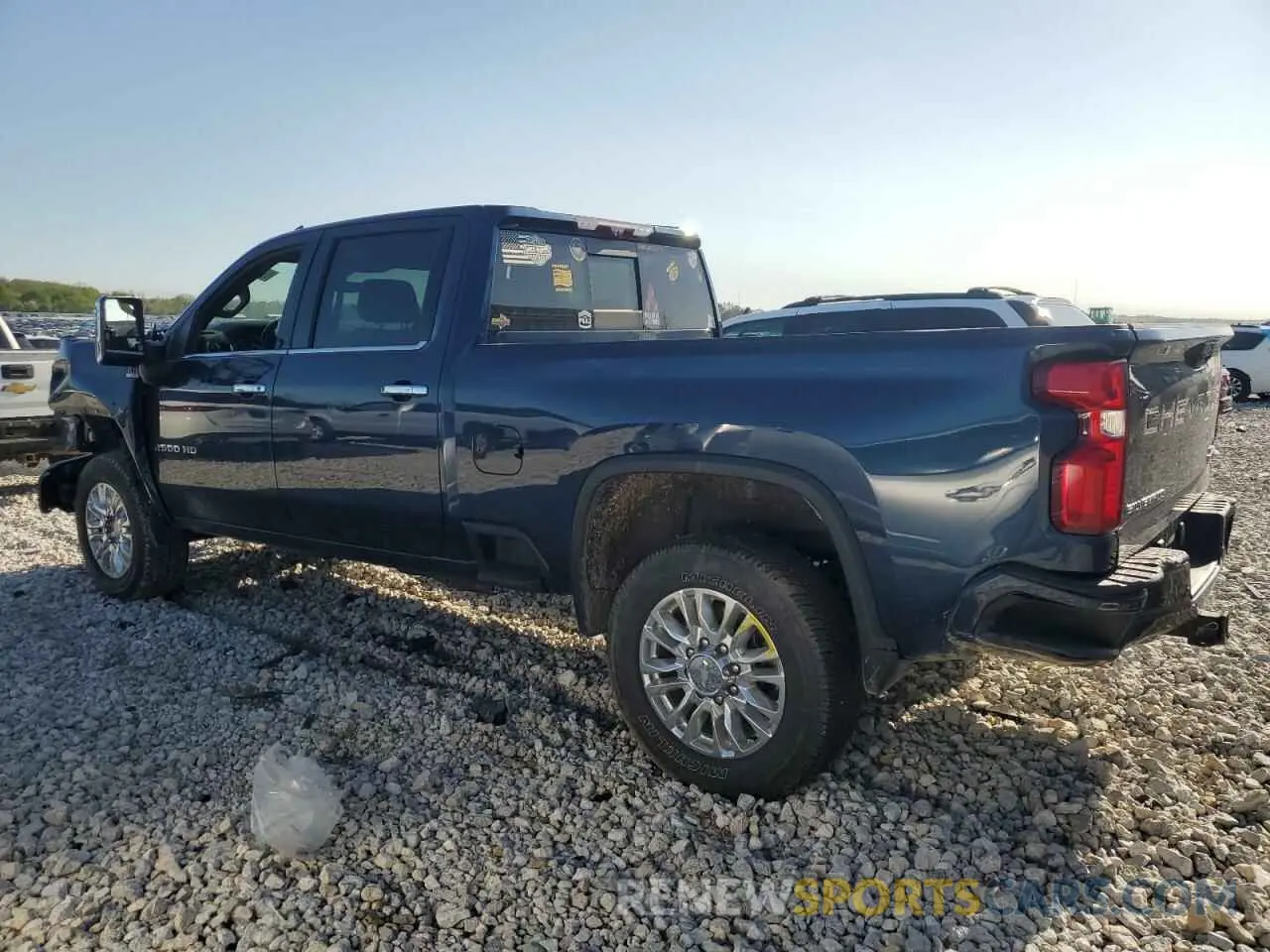 2 fotografías del automóvil dañado 1GC4YREY6LF124207 CHEVROLET ALL Models 2020