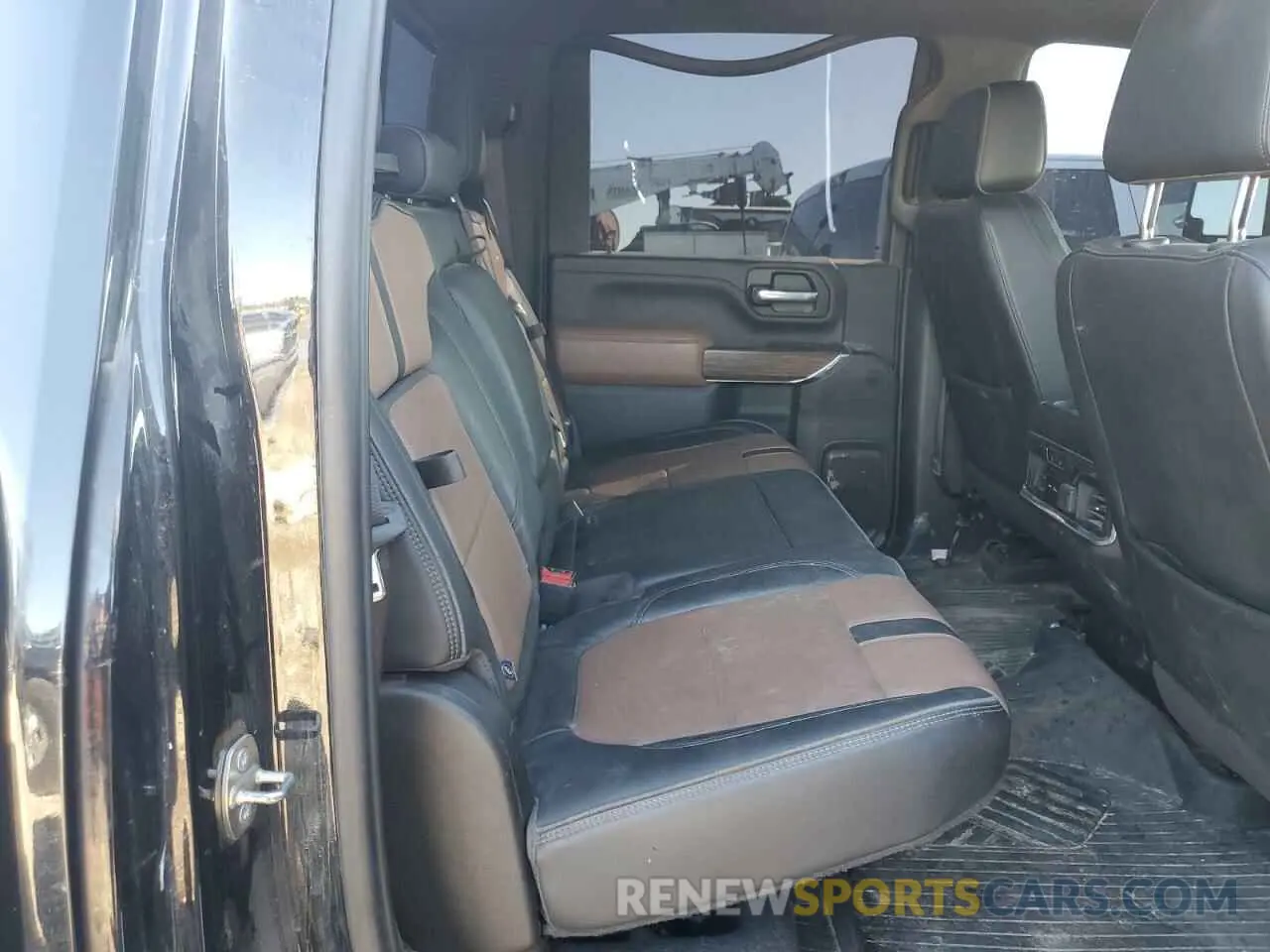 6 fotografías del automóvil dañado 1GC4YREYXLF281044 CHEVROLET ALL Models 2020