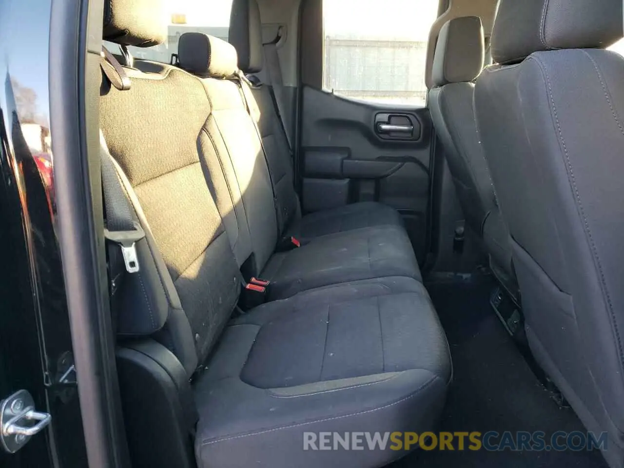 11 fotografías del automóvil dañado 1GCRYDED3LZ135203 CHEVROLET ALL Models 2020