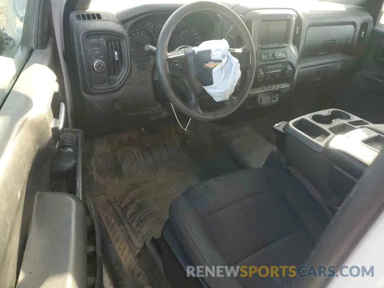 8 fotografías del automóvil dañado 3GCNWAEH7LG121522 CHEVROLET ALL Models 2020